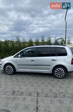 Минивэн Volkswagen Touran 2008 в Иршаве