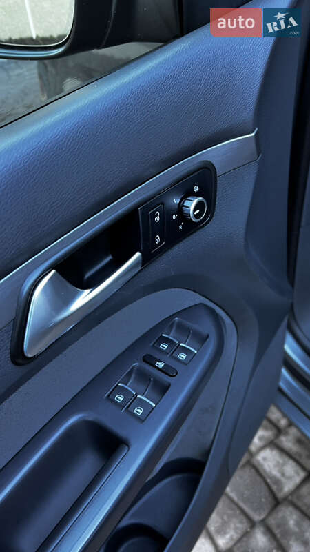 Мінівен Volkswagen Touran 2015 в Снятині фото 10 Мінівен Volkswagen Touran 2015 в Снятині