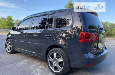 Volkswagen Touran 2014