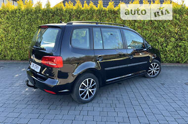 Мінівен Volkswagen Touran 2014 в Стрию