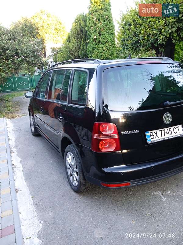 Минивэн Volkswagen Touran 2009 в Каменец-Подольском