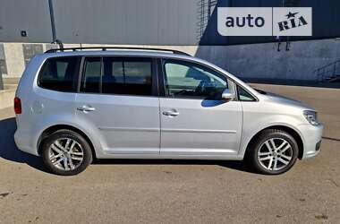 Минивэн Volkswagen Touran 2011 в Киеве