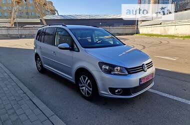 Минивэн Volkswagen Touran 2011 в Киеве