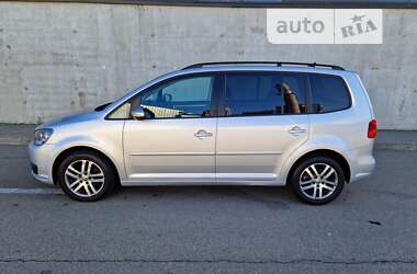 Минивэн Volkswagen Touran 2011 в Киеве