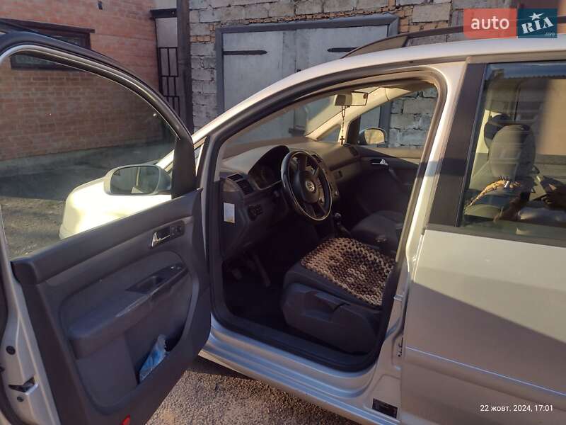 Мінівен Volkswagen Touran 2005 в Городку