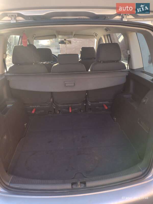 Мінівен Volkswagen Touran 2005 в Городку