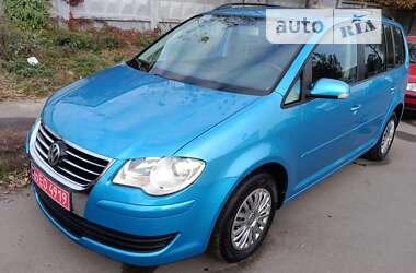 Мінівен Volkswagen Touran 2007 в Луцьку