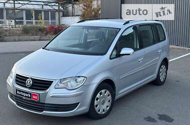 Мінівен Volkswagen Touran 2008 в Києві