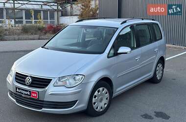 Мінівен Volkswagen Touran 2008 в Києві