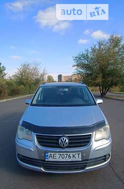 Минивэн Volkswagen Touran 2007 в Кривом Роге