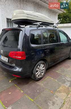 Мінівен Volkswagen Touran 2012 в Києві