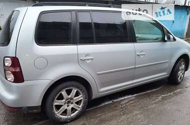 Минивэн Volkswagen Touran 2008 в Киеве