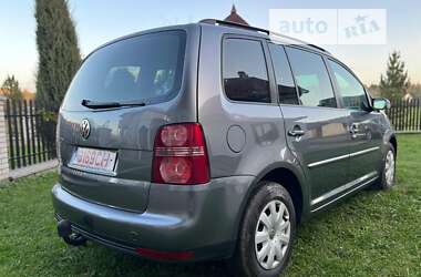 Минивэн Volkswagen Touran 2007 в Надворной