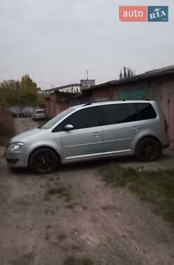 Минивэн Volkswagen Touran 2009 в 