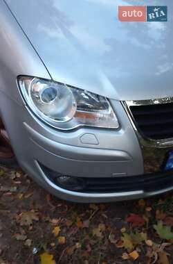 Минивэн Volkswagen Touran 2009 в 
