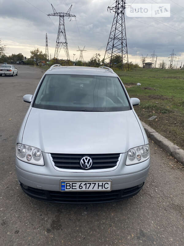 Минивэн Volkswagen Touran 2003 в Николаеве