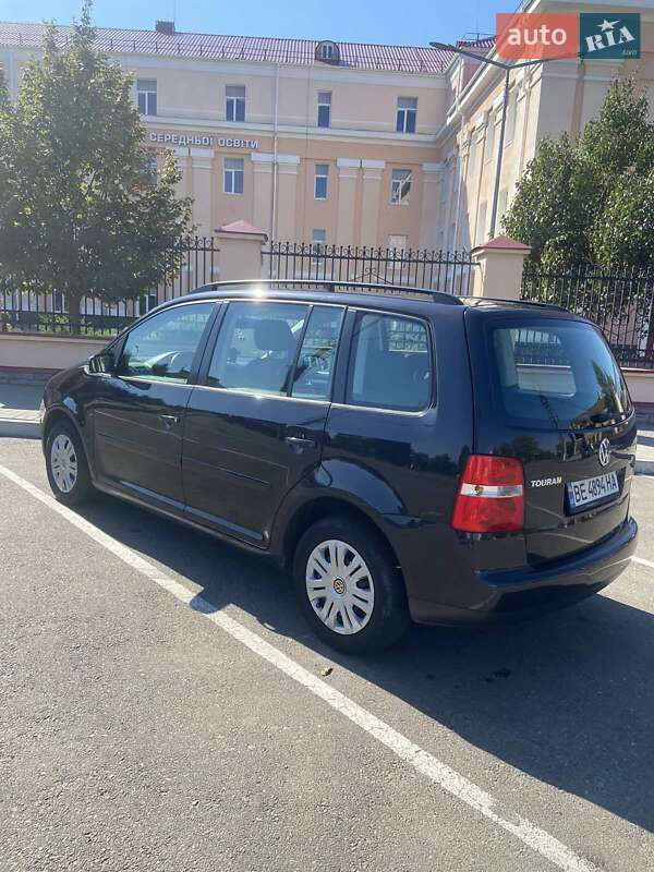 Минивэн Volkswagen Touran 2003 в 