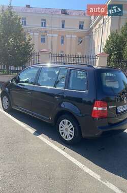 Минивэн Volkswagen Touran 2003 в 