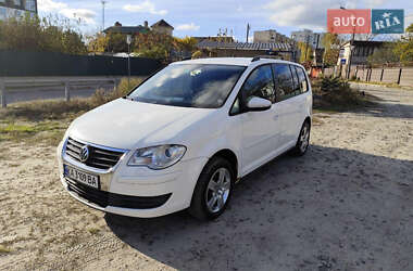 Мінівен Volkswagen Touran 2010 в Києві