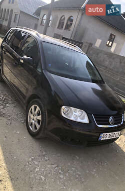 Минивэн Volkswagen Touran 2006 в Иршаве