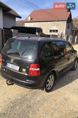 Минивэн Volkswagen Touran 2006 в Иршаве