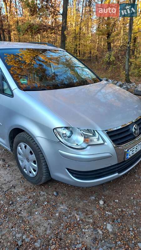 Минивэн Volkswagen Touran 2008 в Новоднестровске