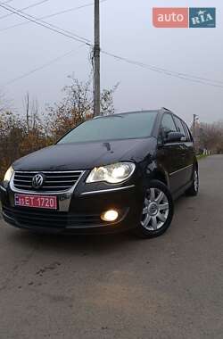 Мінівен Volkswagen Touran 2009 в Луцьку