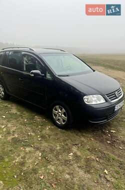 Мінівен Volkswagen Touran 2006 в Чернівцях