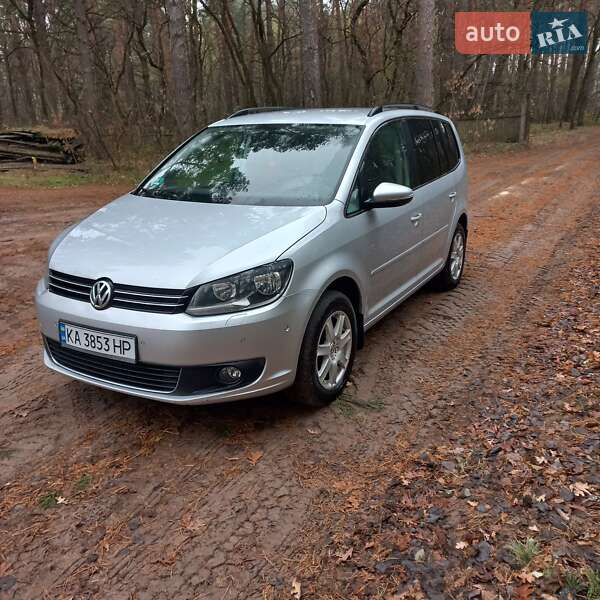 Мінівен Volkswagen Touran 2012 в 