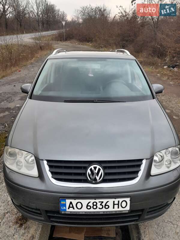 Минивэн Volkswagen Touran 2005 в Мукачево