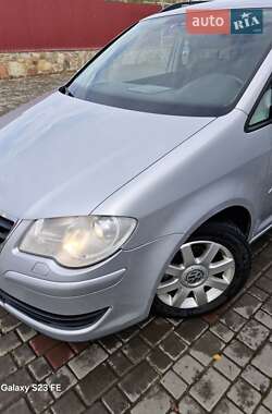 Минивэн Volkswagen Touran 2008 в Чабеле