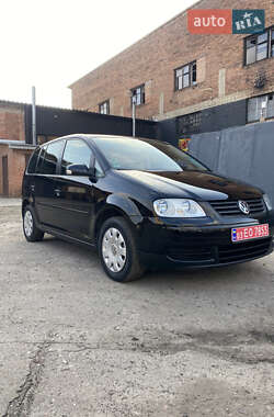 Минивэн Volkswagen Touran 2005 в Ахтырке