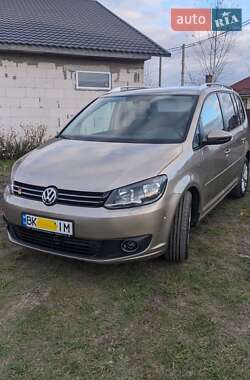 Минивэн Volkswagen Touran 2015 в Костополе