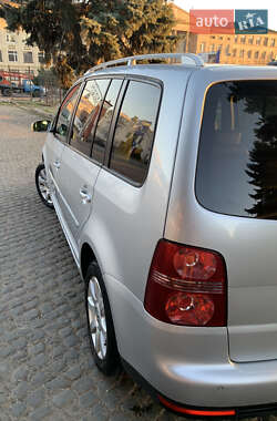 Мінівен Volkswagen Touran 2009 в Кропивницькому