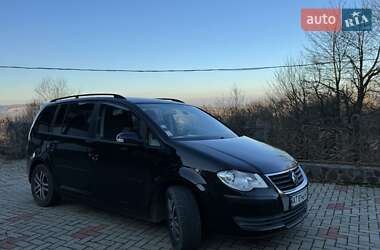 Мінівен Volkswagen Touran 2007 в Косові