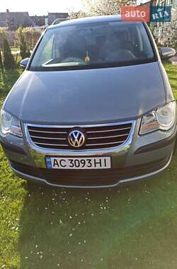 Минивэн Volkswagen Touran 2010 в Владимир-Волынском