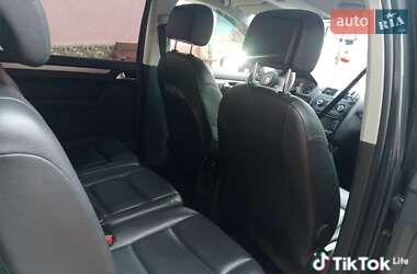 Минивэн Volkswagen Touran 2014 в Баре