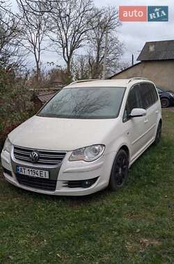 Минивэн Volkswagen Touran 2007 в Хотине