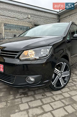 Минивэн Volkswagen Touran 2011 в Киеве