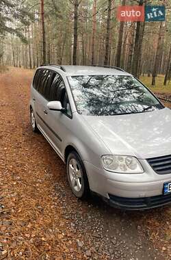 Минивэн Volkswagen Touran 2004 в Сарнах