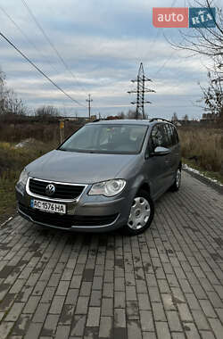 Мінівен Volkswagen Touran 2009 в Луцьку