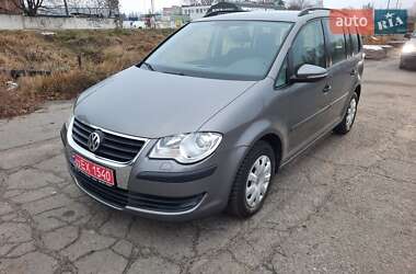 Мінівен Volkswagen Touran 2010 в Полтаві