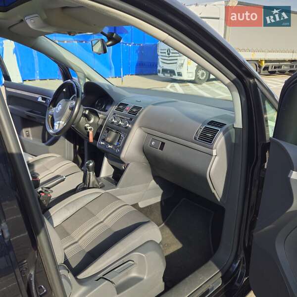 Минивэн Volkswagen Touran 2012 в Ивано-Франковске