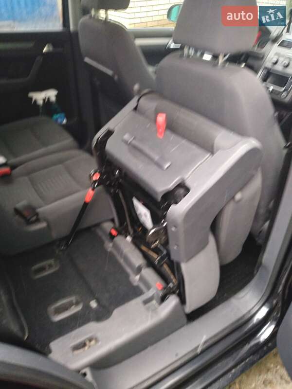 Минивэн Volkswagen Touran 2007 в Гостомеле