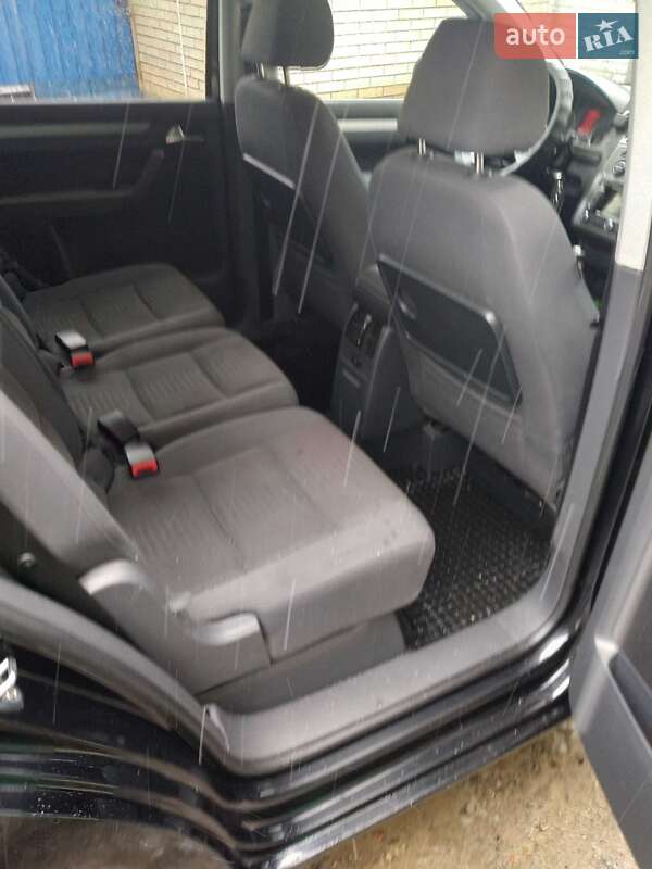 Минивэн Volkswagen Touran 2007 в Гостомеле