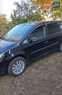 Минивэн Volkswagen Touran 2012 в Мироновке