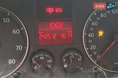 Минивэн Volkswagen Touran 2004 в 