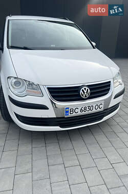 Мінівен Volkswagen Touran 2010 в Хмельницькому