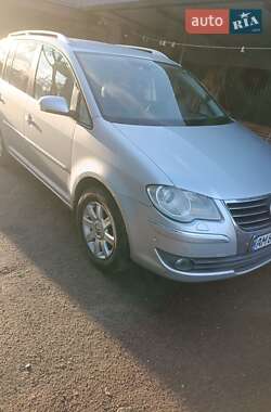 Минивэн Volkswagen Touran 2008 в Олевске