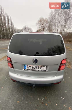 Мінівен Volkswagen Touran 2008 в Звягелі